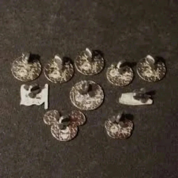 Disney Collectible Pins - No Repeats, Fast - Picture 2 of 2